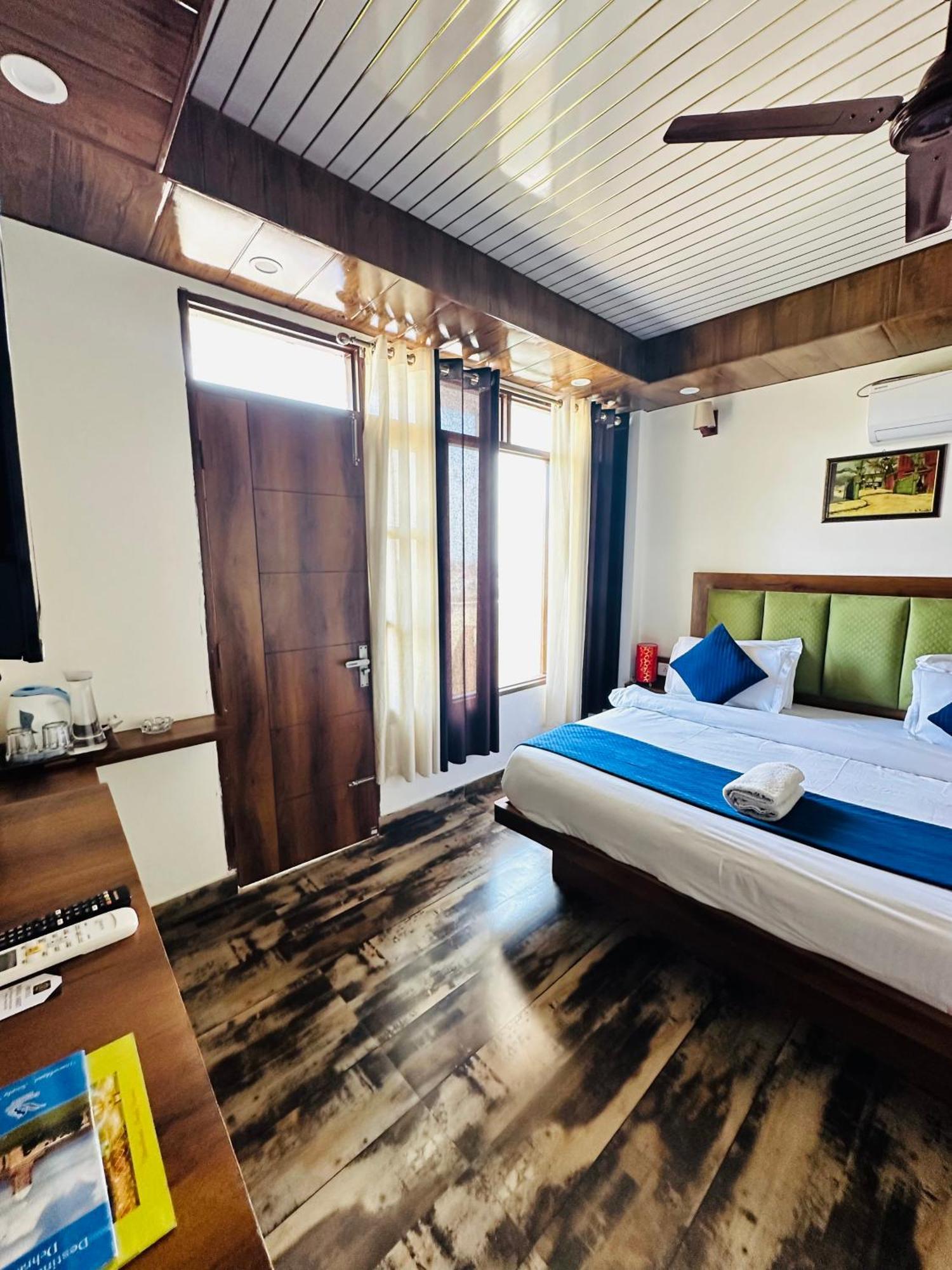Hotel Royal Orbit By Arony Hospitality Dehradun Exteriör bild